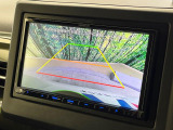 【バックカメラ】駐車時に後方がリアルタイム映像で確認できます。大型商業施設や立体駐車場での駐車時や、夜間のバック時に大活躍!運転スキルに関わらず、今や必須となった装備のひとつです!