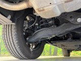 お車を安心してお乗りいただく為には、足回りの定期点検が欠かせません。サービスサポート(有償保証)では無料点検もご提供しており、安心のカーライフをお過ごしいただけるサポート体制が整っています。