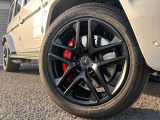 メルセデス・ベンツの定める厳しい基準をクリアしたお車のみをご案内させて頂きます。納車前整備はメーカー規定に基づき最大100項目にも及ぶ点検を熟練のメカニックによって行いご納車させて頂きます。