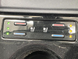 【シートベンチレーション】夏場は涼しい風でお尻や背中の熱やムレを防ぎ、冬はエアコンよりも早く温まってポカポカに!季節を問わず快適に過ごせます。