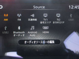 USBタイプA・タイプC・HDMI接続が可能です。Apple CarPlayやAndroid Auto連携機能もあります。携帯電話のワイヤレス充電にも対応。