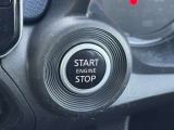 エンジン始動はプッシュエンジン!鍵を差し込む必要がありません☆エンジン始動前に鍵を探す手間が省けますね(*^^*)