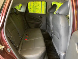 後部座席も気になるようなキズ・汚れやへたり等、大きなダメージはなく、良好な状態です。