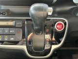 【シフトレバー】シフトの操作がしやすく快適なドライブを楽しんでいただけます!