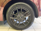 【純正16インチアルミホイール】外観にマッチした純正アルミホイールを装着しております。各種社外アルミホイールや、スタッドレスタイヤも取扱いしております。是非ご相談ください♪