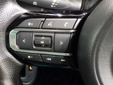 ステアリングスイッチ装備!運転しながら手元でオーディオの操作などができます。