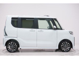 県内13店舗にて常時500台以上ダイハツ車を展示中です。見て、触って、納得のいく一台をぜひ見つけてください。