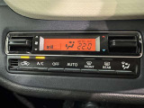 オートエアコンで快適な室内です。