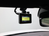 ドライブレコーダーを装備。万一の際の記録や安全運転のサポートに役立ちます。