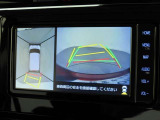 フロントモニター・サイドモニター・バックモニターを使用し、車を上から見たような画像が表示されますので、安心してお車の駐車が出来ますよ。尚、駐車時には必ず、お客様の目視にて駐車をお願い致します。