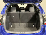 広々としたラゲージスペースを備えています。大きなものや長さのある荷物もしっかりと積み込めます。
