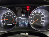 とっても見やすいメーターです。夜間時はラグジュアリーな気分にさせてくれる照明が魅力ですので、夜のドライブも楽しみになりますよ♪