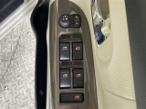 【パワーウインドウ】運転席のスイッチで、各席の窓ガラスの開閉ができます!あると便利ですよね!