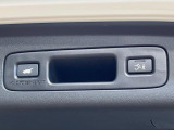 【パワーバックドア】スマートキーや運転席のボタンを押すだけでリアゲートが自動で開閉します!荷物を持っている時や、高い位置にあるバックドアを閉める際に便利な機能です♪