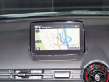 純正のマツダコネクトナビを装着、多彩な機能と簡単操作で全国の案内が出来ます。地デジTVやCD・DVDの視聴、各種車両設定や車両情報、外部入力やBluetoothも利用できる優れものです♪♪♪♪