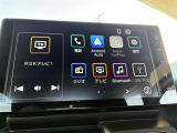 純正のカーオーディオが装着されています。
