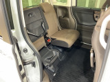 後席をはね上げれば、「もうひとつの荷室」が生まれます。
