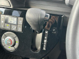 【 シフト 】シフトも操作しやすく快適なドライブを楽しんでいただけます。