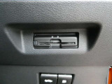 ここにETC付いております。高速道路の料金所もスイスイ♪ ETCカードの申し込みは日産カードがおすすめ!!!「安心」「おトク」「便利」で皆さまのカーライフをサポートする特典満載のカードです。