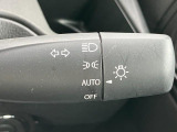 【オートライトシステム】夕方暗くなってきても自動でライトを点けてくれるから運転に集中できますね♪高速道路等トンネルが多い所でも気にせずに走ることができますよ!!