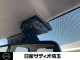 最近では付いてる車も多くなってきました。中古車ではまだまだ付いていればラッキーなドライブレコーダーです♪