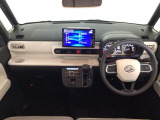 【前方視界】開放的な前方視界!運転がしやすく疲れにくいです♪窓が大きく、見通しがとっても良いおクルマですよ♪