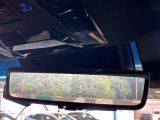 【デジタルインナーミラー】カメラが撮影した車両後方の映像をルームミラー内に表示。クリアな視界で状況の確認が可能です!※ドラレコ機能ご利用には別途SDカードをご用意いただく場合があります。