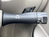 【オートライト】周りの明るさに応じて自動でヘッドライトの点灯・消灯ができる機能です!ライトの付け忘れ・消し忘れなどが無くなり、雨の日や夕方の走行も安心!トンネル通過時も便利ですね♪