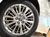 【純正18インチアルミホイール】外観にマッチした純正アルミホイールを装着しております。各種社外アルミホイールや、スタッドレスタイヤも取扱いしております。是非ご相談ください♪