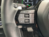 ステアリングにオーディオ操作スイッチが付いています。オーディオ画面に直接タッチしなくても操作が出来ますので、運転に集中できます。