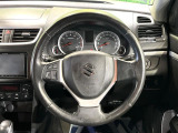 【純正革巻きステアリング】上質な革を使用することで、手にしっかり馴染みとても運転しやすいハンドルです♪