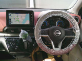 すっきりとした運転席周りになっています。