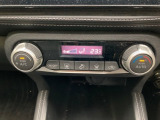 オートエアコンです。温度設定だけであとは自動で風量・温度を調節します。ドライブを快適なものにします。