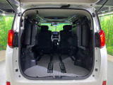 後席を格納すると、これだけの広さが!シーンに合わせたシートアレンジで、大きな荷物も積むことが出来ます♪