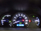 とっても見やすいメーターです。夜間時はラグジュアリーな気分にさせてくれる照明が魅力ですので、夜のドライブも楽しみになりますよ♪