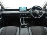 ◆視界広々で非常に運転しやすくロングドライブでも疲れを感じさせないすっきりとまとまったインパネ周りです。