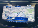 自然対話型MBUXナビケーションは『ハイ!メルセデス』と声を掛ける事で目的地の設定や室内温度の調整が出来ます。