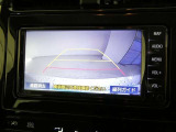 バックガイドモニターで、後方を確認しながら安心して駐車することができます。運転初心者も熟練者も必須の機能ですよ!