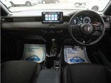 とても握りやすいステアリング!運転手の気持ちがそのまま伝わるかのような反応をしてくれます!小物入れや各ボタンの配置にこだわり、とても使いやすいです !視認性も良好なのでロングドライブもお任せ下さい!