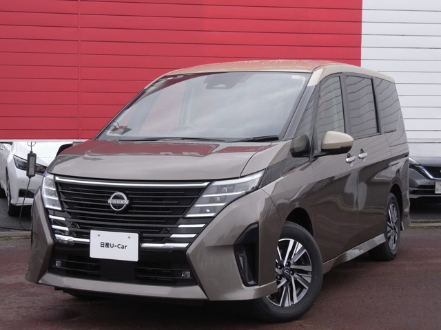 セレナ 1.4 e-4ORCE ハイウェイスターV 4WD 