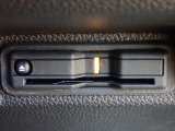 ■【ETC車載器】が装備されています。セットアップをしてお渡しとなり、ETCカードを差し込むだけで高速道路の利用が可能です。