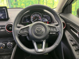 【純正革巻きステアリング】上質な革を使用することで、手にしっかり馴染みとても運転しやすいハンドルです♪