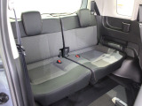 3列目シートもゆとりの設計!大人数のドライブもお任せ下さい!必要のない時は簡単に収納することも可能!使い勝手の幅が広がります!