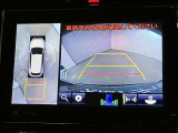 バックガイドモニターで、後方を確認しながら安心して駐車することができます。運転初心者も熟練者も必須の機能ですよ!