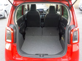 リア席を倒せば広々とした空間の出来上がり!荷物がたくさん載せられますよ!