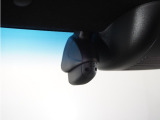 ◆ドライブレコーダー◆映像・音声などを記録する自動車用の装置です。 もしもの事故の際の記録はもちろん、旅行の際の思い出としてドライブの映像を楽しむことができます。