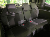 3列目シートはもちろん状態良好☆大人でもゆったりと座って頂けますので、大人数でのお出かけもラクラクです♪ご家族で、気の知れた仲間で、ドライブに行くのが楽しみですね♪