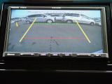 バックカメラ装備しております。駐車時に大変役に立ちますよ。駐車が苦手な方にも便利機能です。