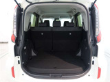 広々としたラゲージスペースを備えています。大きなものや長さのある荷物もしっかりと積み込めます。