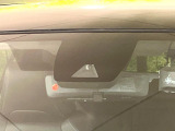 【プリクラッシュセーフティ】前方の車両等を検知し、衝突しそうな時は警報で注意を促し、ブレーキを踏む力をサポート。ブレーキを踏めなかった場合は衝突被害軽減ブレーキが作動、衝突回避をサポートします。